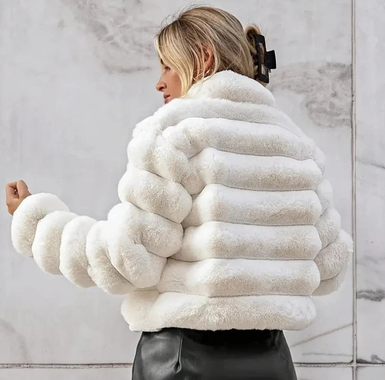 New Women's Faux Fur Short Coat Slim Fit Thick Jacket Winter Warm Outerwear